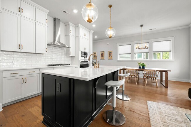 Photo - 2506 Lola Ave