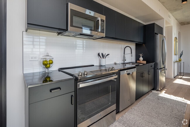 2BR, 2BA - B1 - 996SF - Kitchen