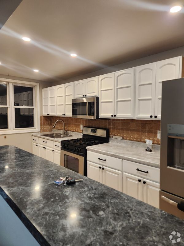Building Photo - 404 Rosehill Pl Rental