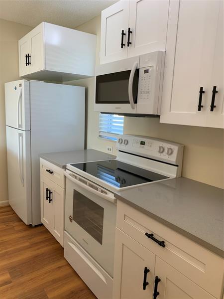 Photo - 10038 Twin Lakes Dr