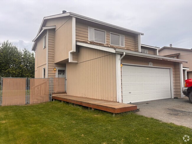 Building Photo - Updated 3 Bed / 2 Bath Turnagain Townhome!