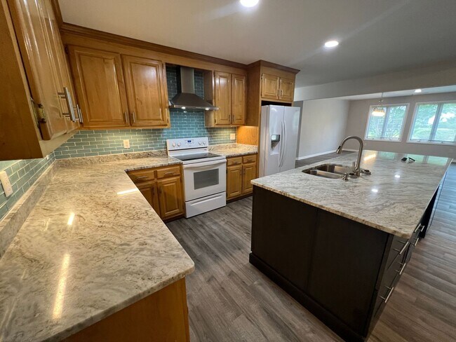 104 Waccamaw Dr