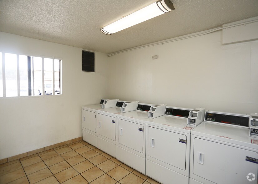 Summer View Apartment Homes For Rent in Panorama City, CA