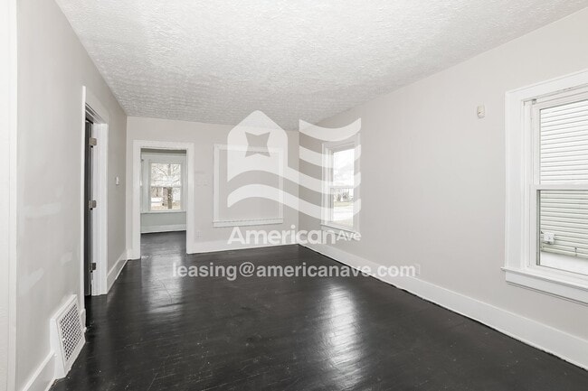 Photo - 691 Noble Ave