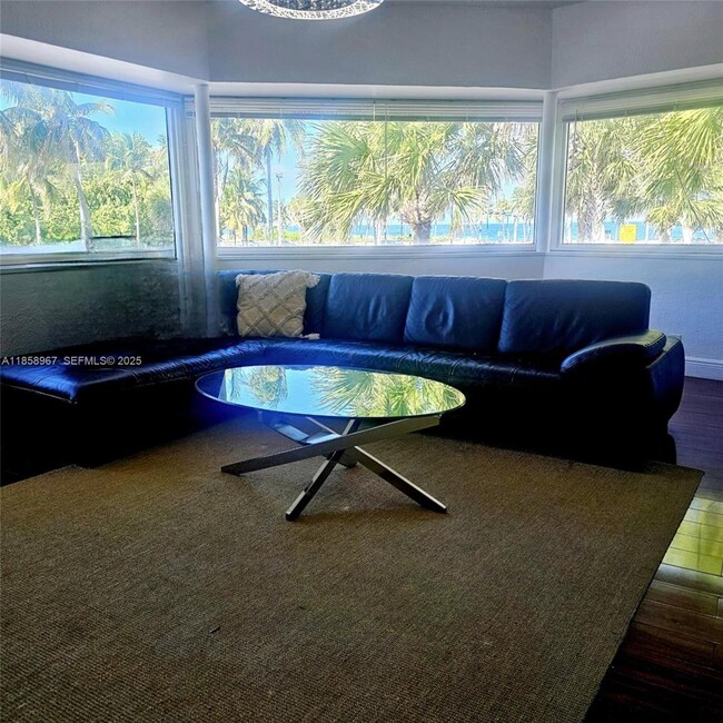 Building Photo - 3116 E Sunrise Blvd Unit 935