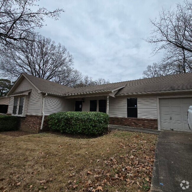 Building Photo - Don't Miss Out On This Bartlett Beauty! Rental