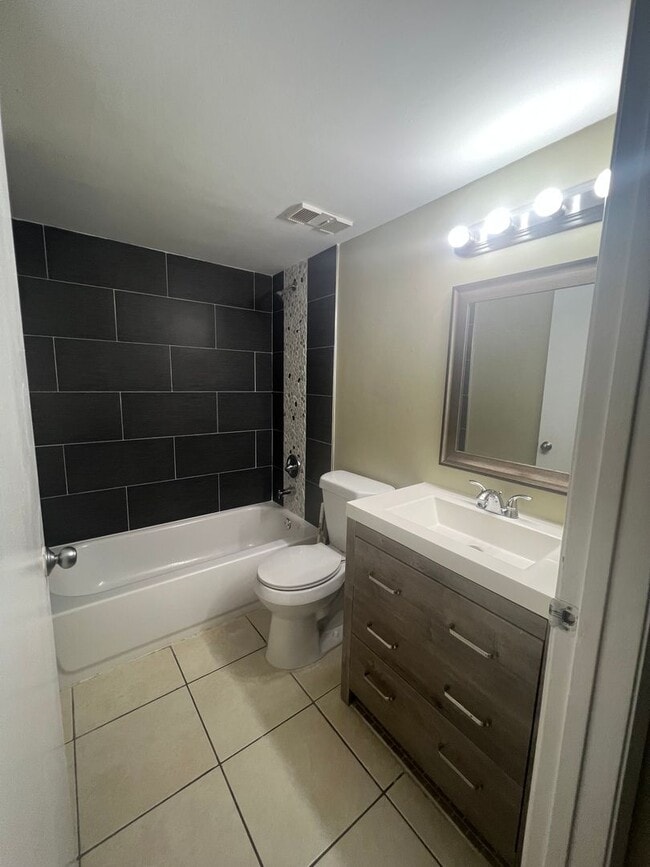 Photo - 2Bed / 2 Bath Unit 10-109