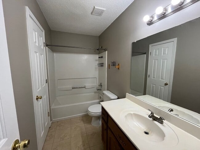 Photo - Renovated 4 Bedroom 2 Bath Home for Rent!!