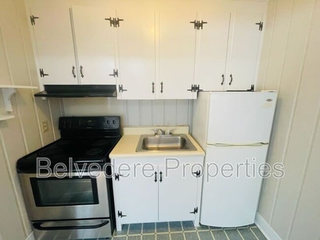 Photo - 215 McIver St