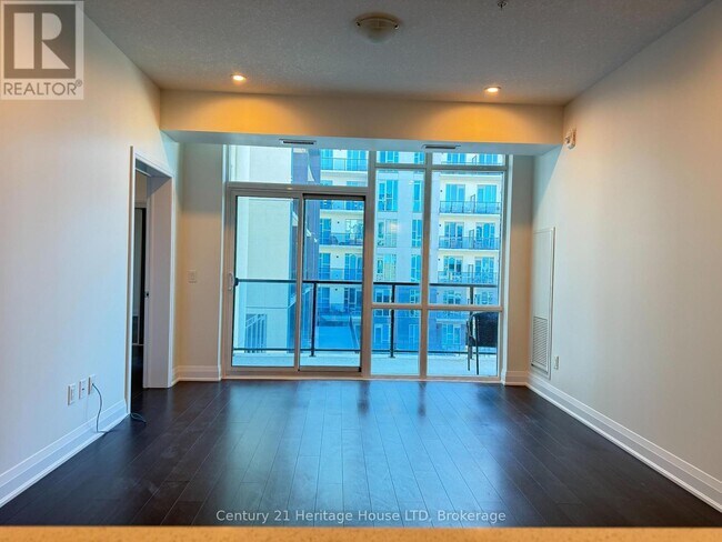 Photo - 16 Concord Pl Unité 401