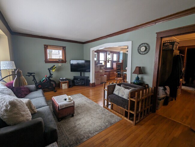 Photo - 2000 S 77th St