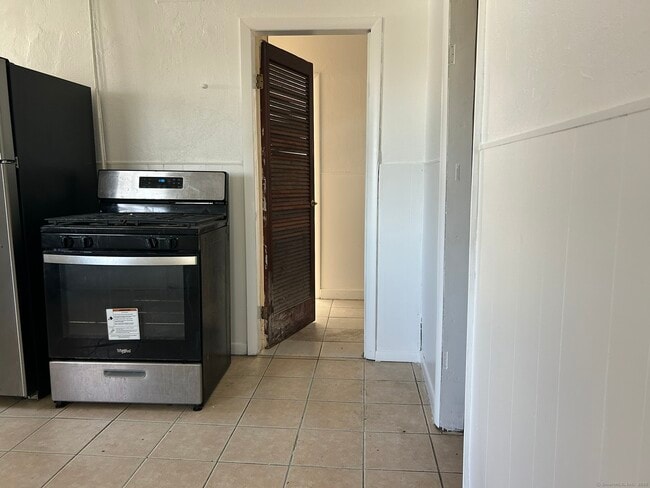 Photo - 18 Eastwood Ave Unit 3