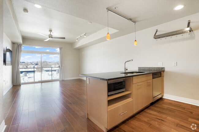 Building Photo - Amazing apartment in Jefferson Park with v... Unit 405