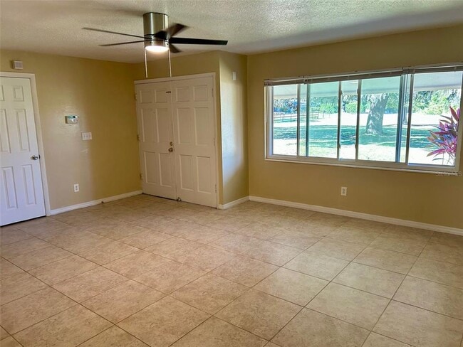 Photo - 1567 Brooks Ln