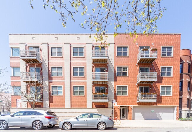 Building Photo - 4616 N Kenmore Ave Unit 307 Rental