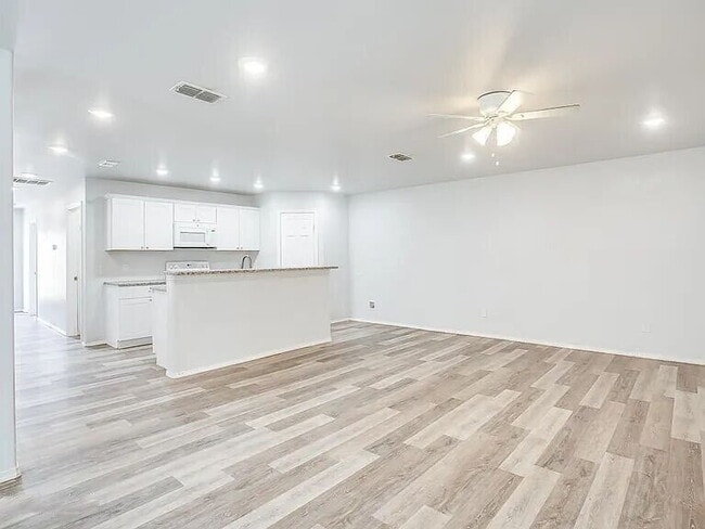 Spacious 3-Bedroom Duplex with Open Living Areas!
