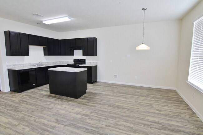 Building Photo - 3918 Lexington Manor Ct