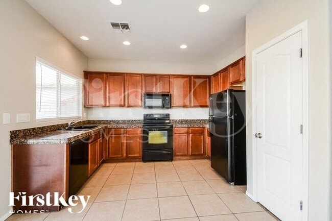 Photo - 11614 W Harrison St