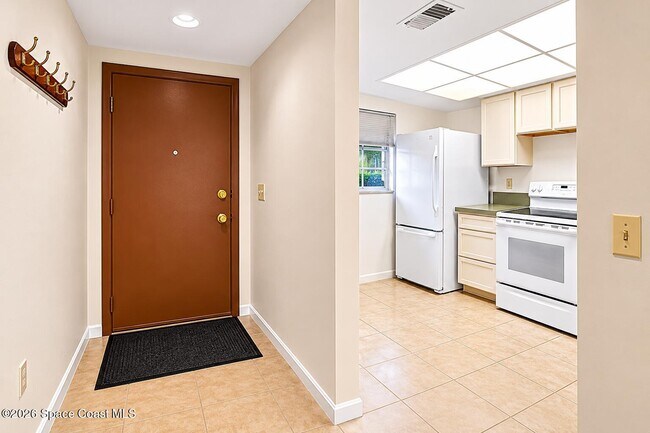 Photo - 3118 Sir Hamilton Cir Unit 4