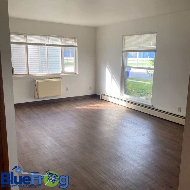 Photo - 210 N Summit St