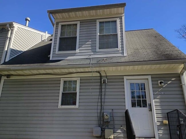 Photo - 2510 Kent Village Dr