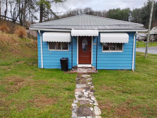 Building Photo - 115 Chatham Dr