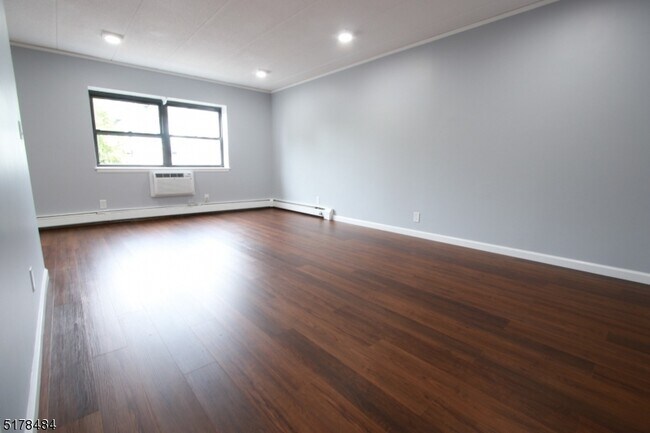 Photo - 149 Main St Unit 3C