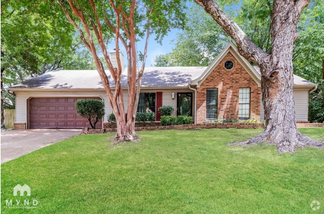 Building Photo - 7844 Meadow Trail Dr Rental