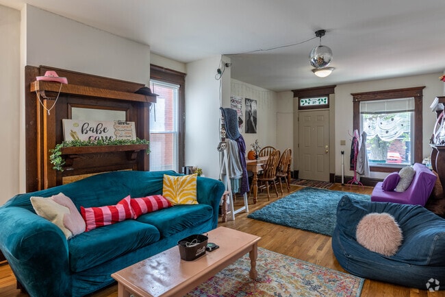 Townhouse - 4 Br, 2 Ba - 1,762 SF