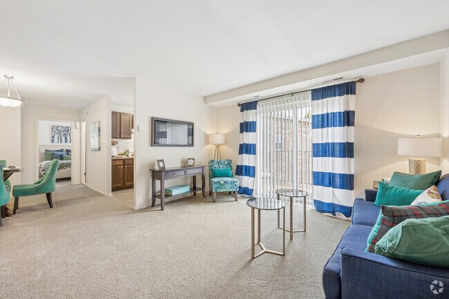 1BR, 1BA - 613SF - Living Room