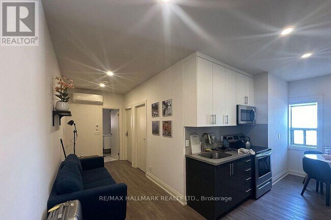 Photo - 595 St Clair Ave W Unit 11