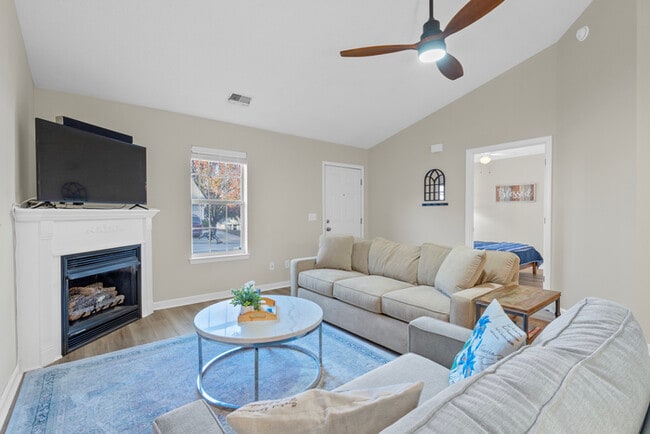 Photo - Furnished rental in Chapin