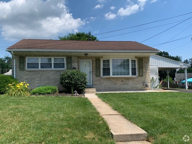Building Photo - 3BR Ranch in Camp Hill Rental
