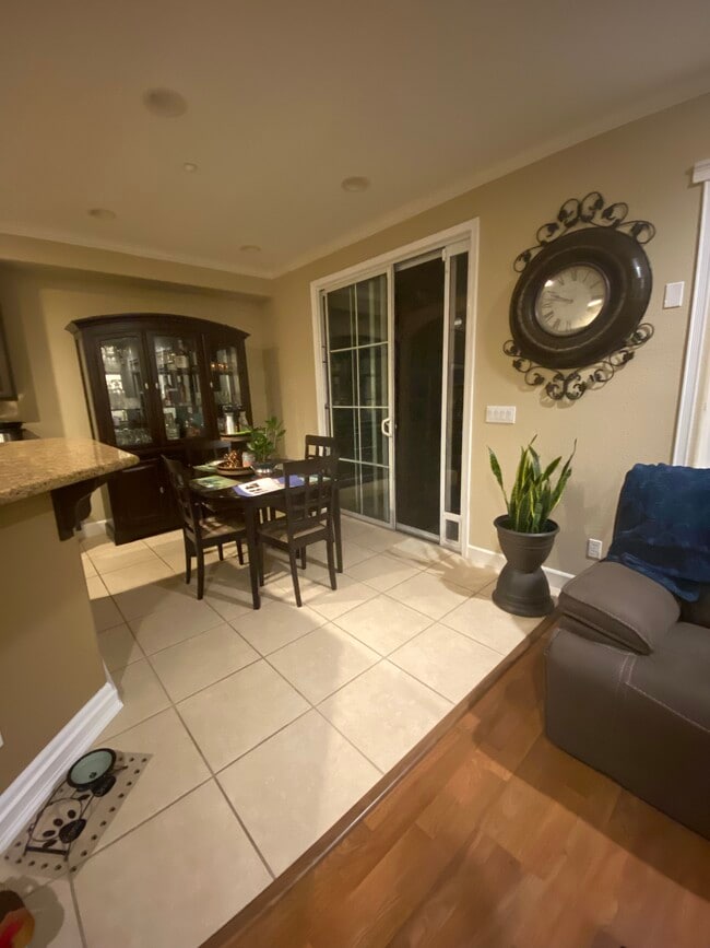 321 Mullinix Way