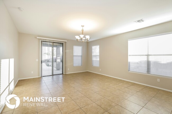 Photo - 9908 W Illini St