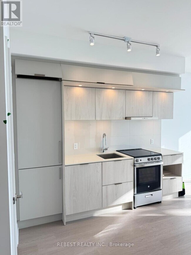 Photo - 448 Burnhamthorpe Rd W Unit 2111