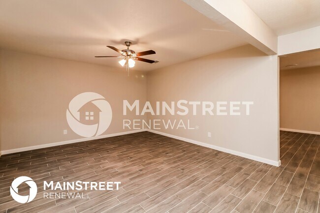 Photo - 953 Charleston Dr