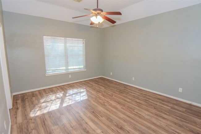 Photo - 13570 Miller Ln