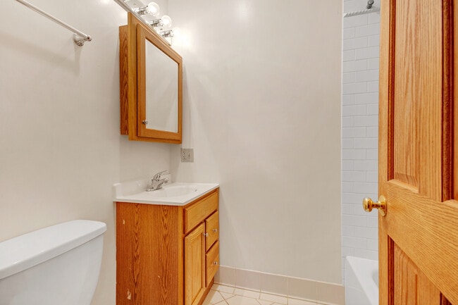 Photo - 1238 N Noble St Unit 3