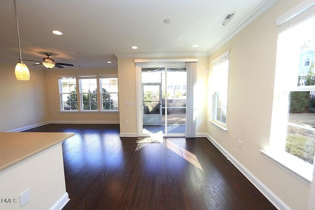 Photo - 446 Methven Grove Dr