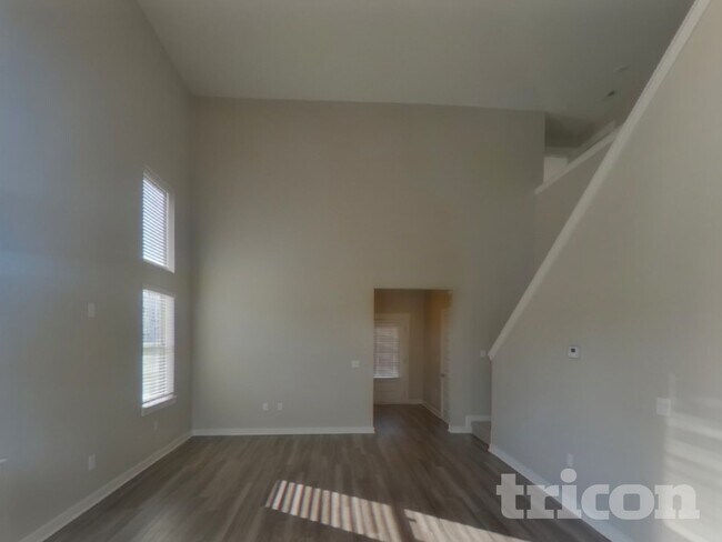 Photo - 1610 Lannister Ave