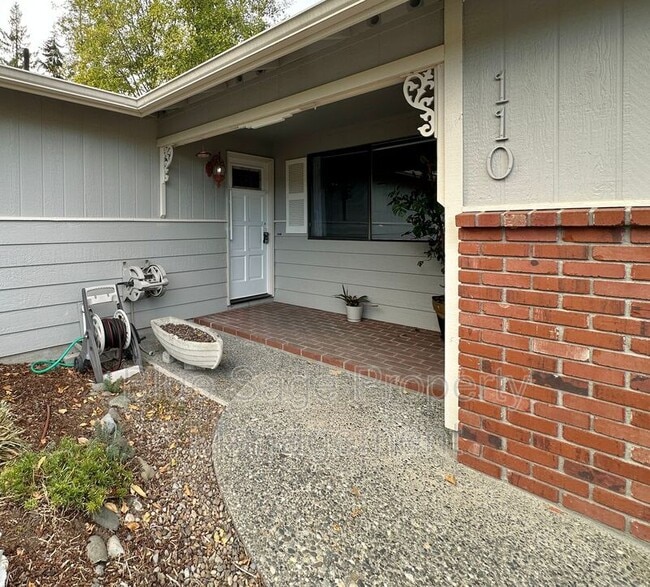 Photo - 110 Leslie Ln