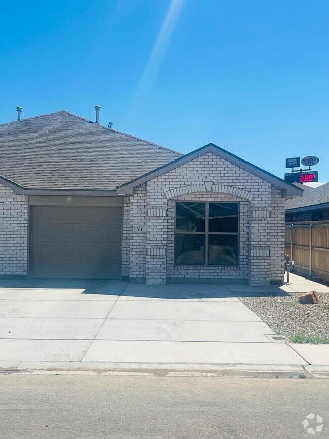 Building Photo - 71 Maverick Dr Rental