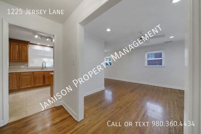 Photo - 1225 Jersey Ln