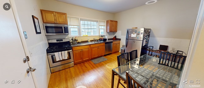 Building Photo - 23 Tufts St Unit 2 Rental