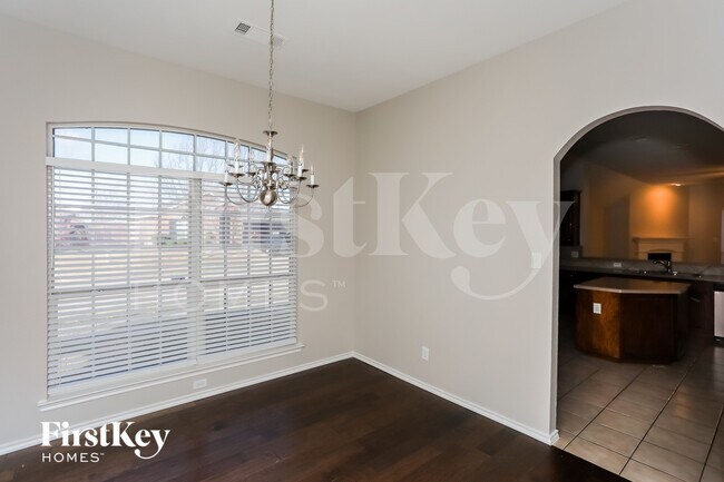 Photo - 3260 Serpis