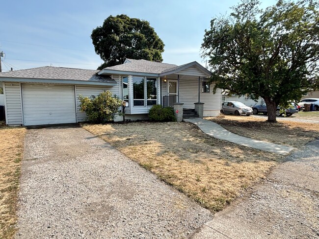 Photo - 3820 E Carlisle Ave