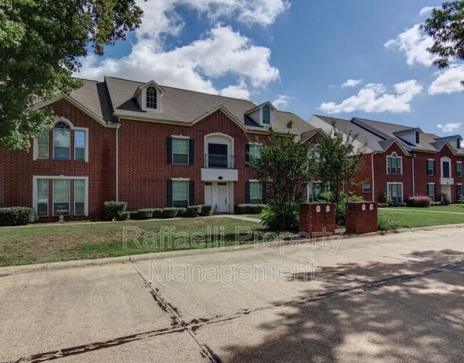 Photo - 6 Fernwood Dr Unit B