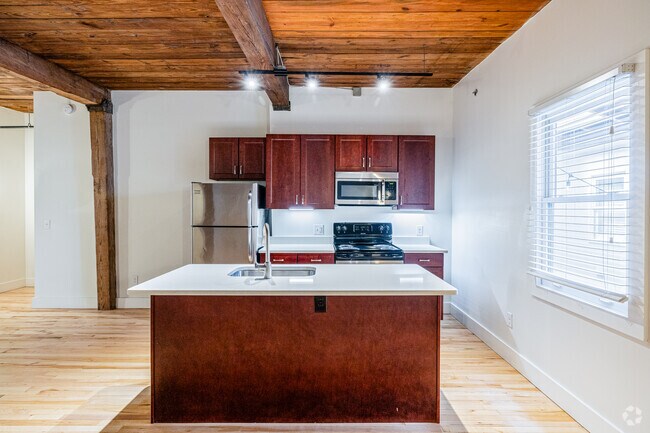 1BR, 1BA - 830SF - Kitchen