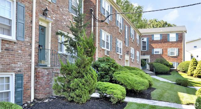 Photo - Parkway East